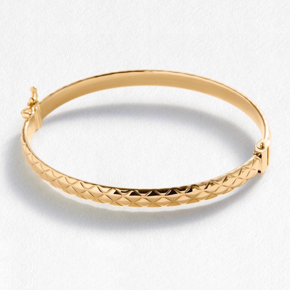 Favor 9ct Yellow Gold Oval with Clasp Bangle